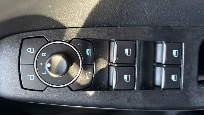 Ford Puma 1.0 EcoBoost Hybrid mHEV Titanium 5dr DCT Petrol Hatchback